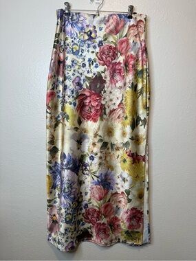 Express Floral Satin Skirt Cream Size Large (see measurements) Flowers Colorful